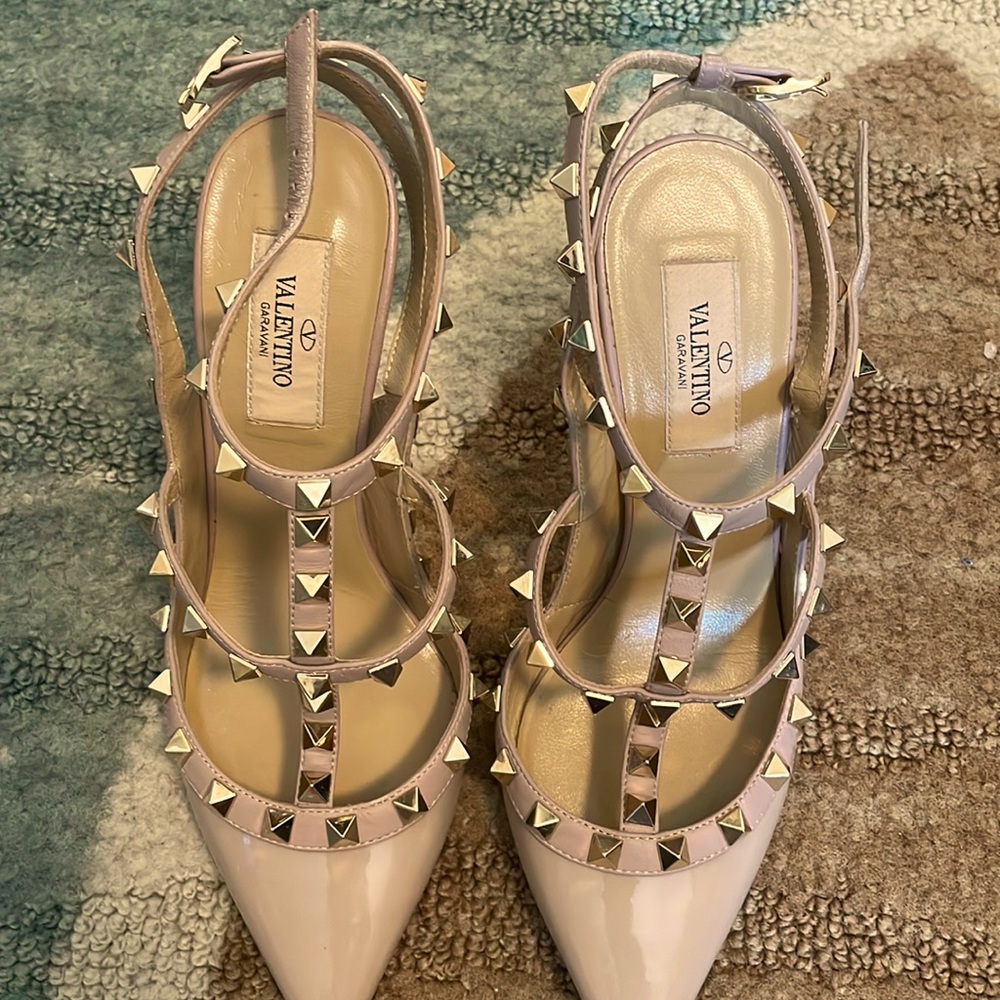 Size 37 authentic Valentino Studded heels
